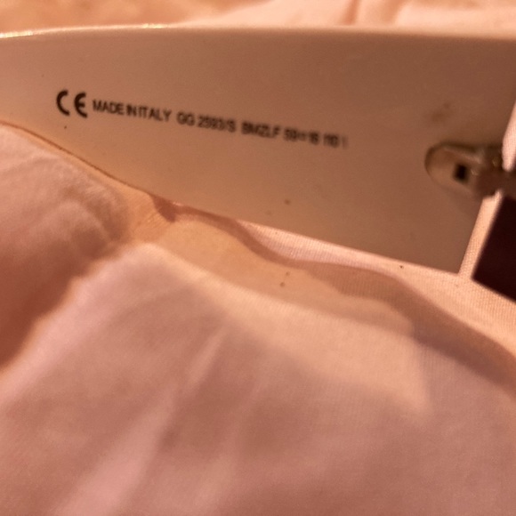 Gucci White Sunglasses - Picture 5 of 7